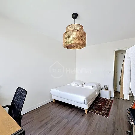 Apartment Vue Tour Eiffel Et La Defense A Clichy