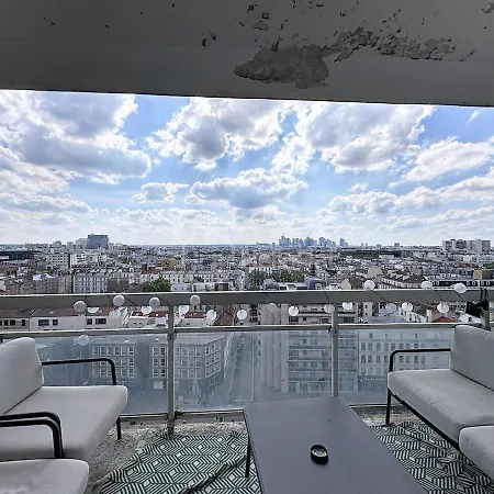 Vue Tour Eiffel Et La Defense A Apartment Clichy